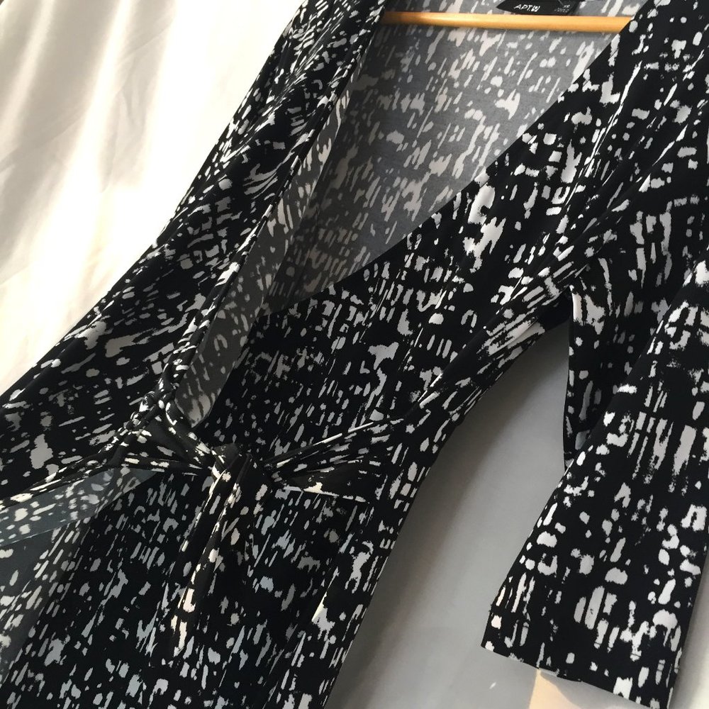 Classic Wrap Dress~XS~Black & White Print~Apt9
